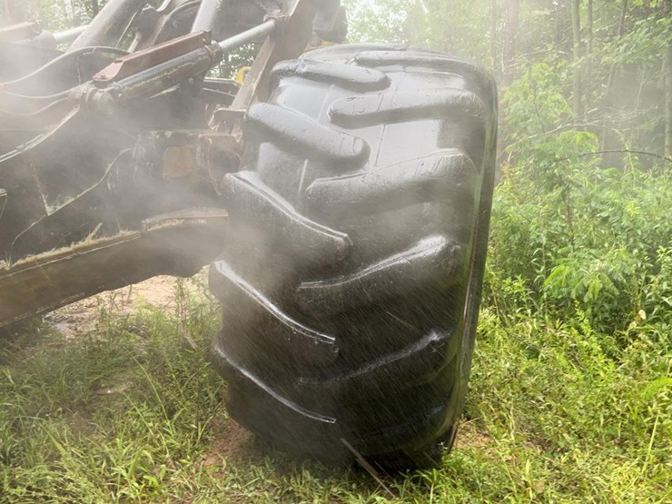 2015-deere-848h-image-21