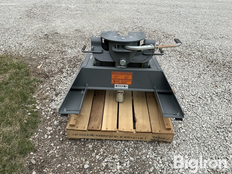 b-&-w-companion-5th-wheel-hitch-image-6