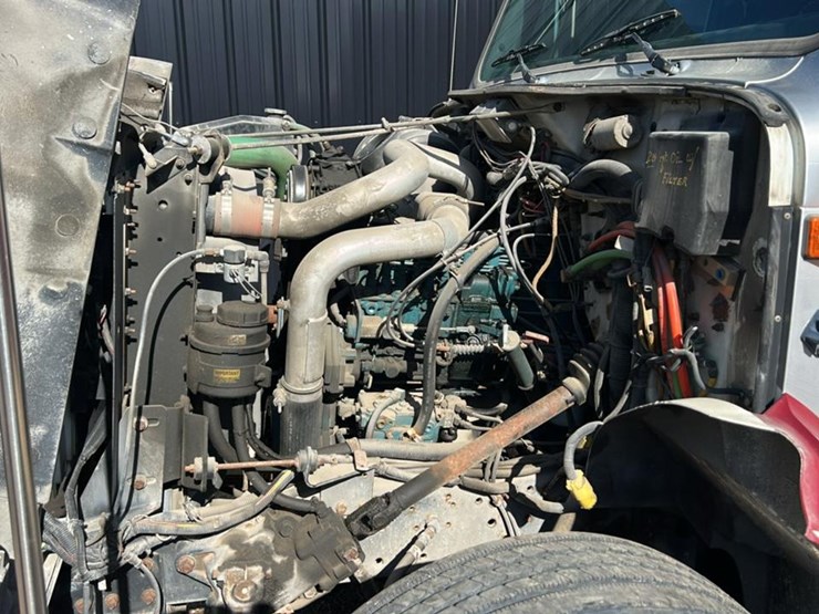 #153-•-1995-international-4700lp-heavy-duty-service-truck-image-9