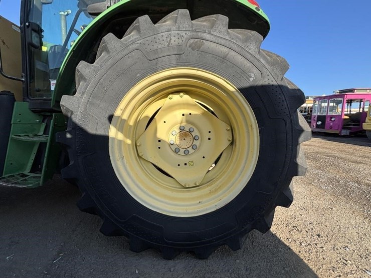 john-deere-6420-image-25