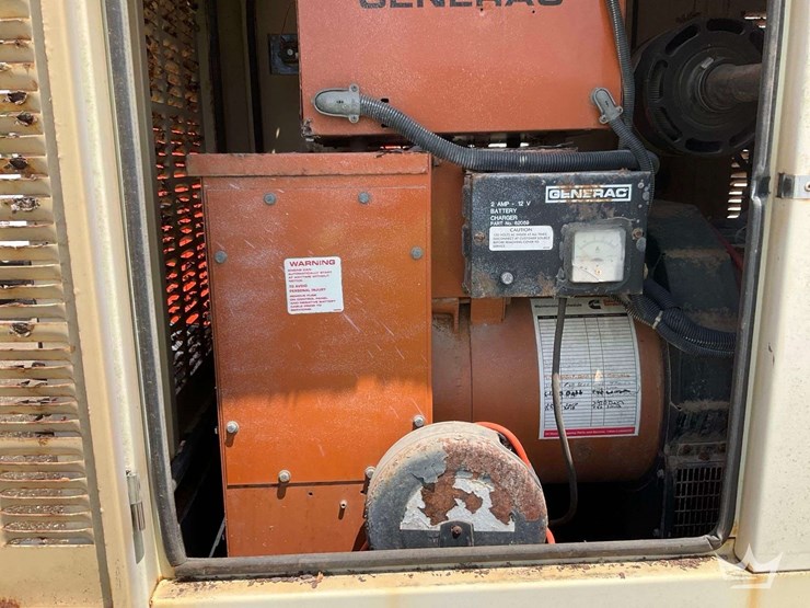 2001-generac-1611220100-30kw-t/a-towable-diesel-generator-image-12