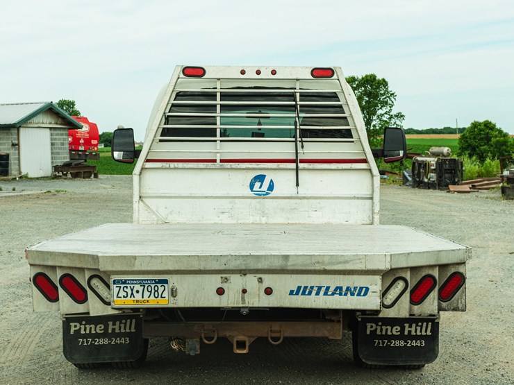 #155-•-2012-chevrolet-4500-flat-bed-truck-image-16