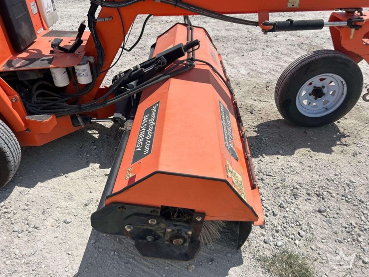 2022-laymor-sm300-towable-ride-on-rotating-sweeper-image-11