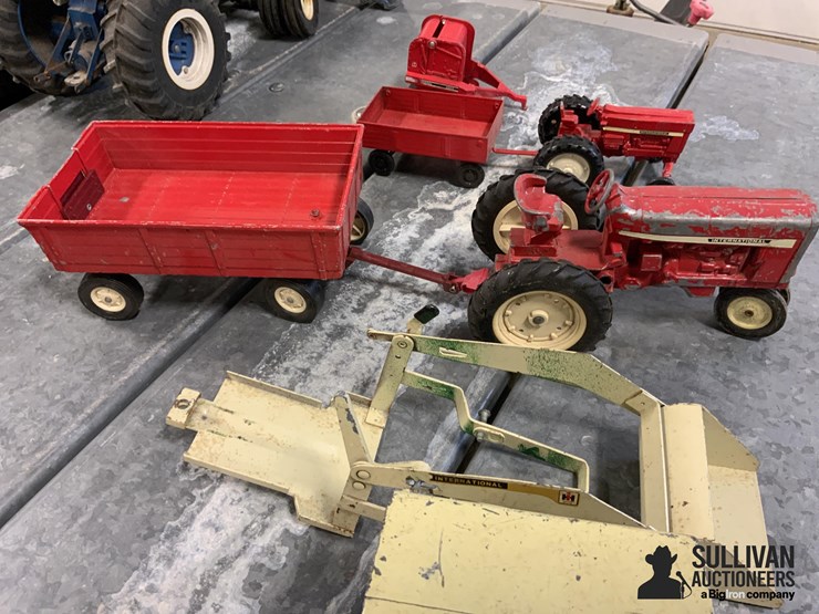 international-toy-tractors-and-parts-image-7