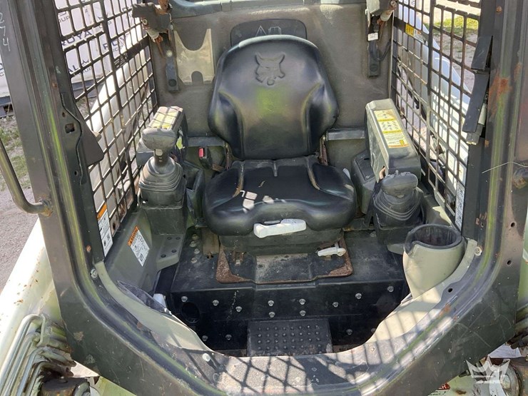 2020-bobcat-t450-image-13