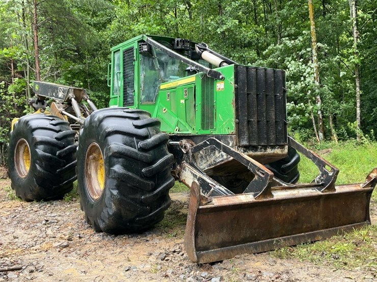 2015-deere-848h-image-8