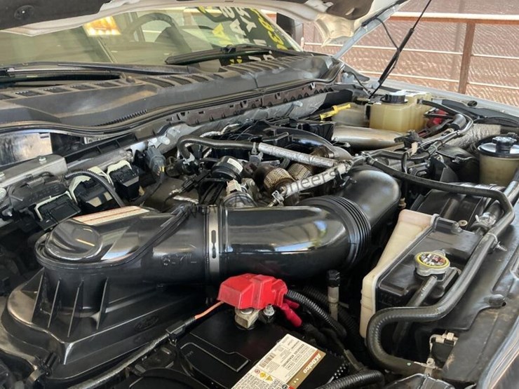 2017-ford-f550-image-15