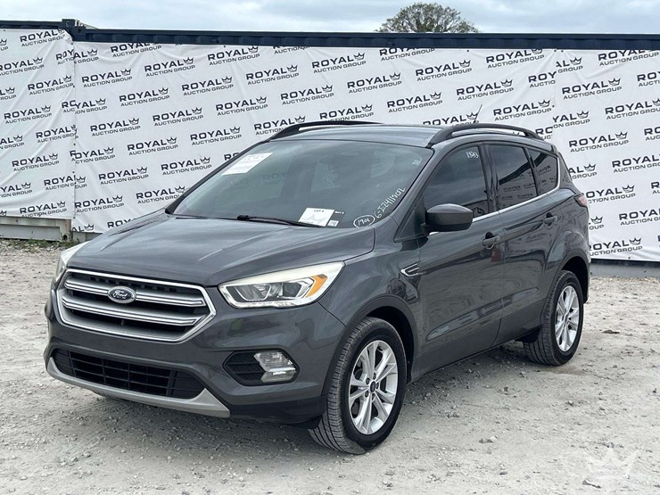 2017-ford-escape-image-1