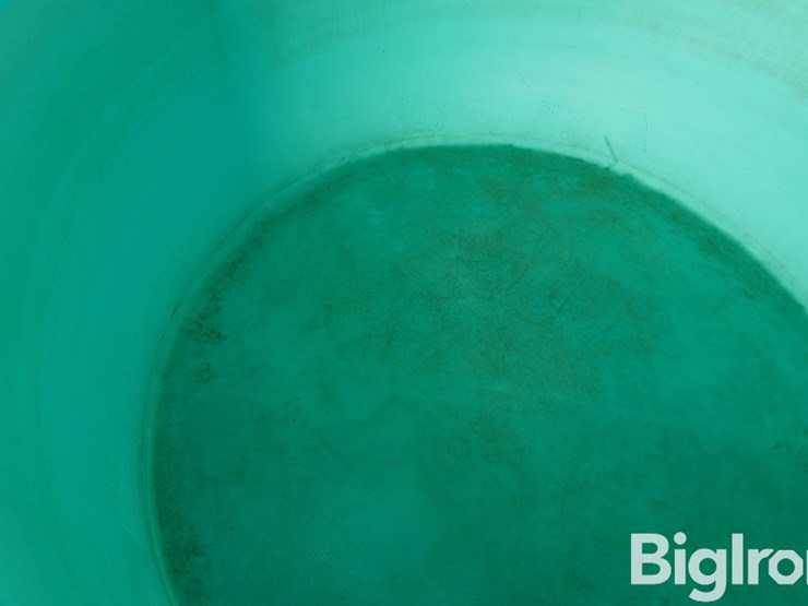 1550-gal-poly-tank-w/2"-shutoff-image-11