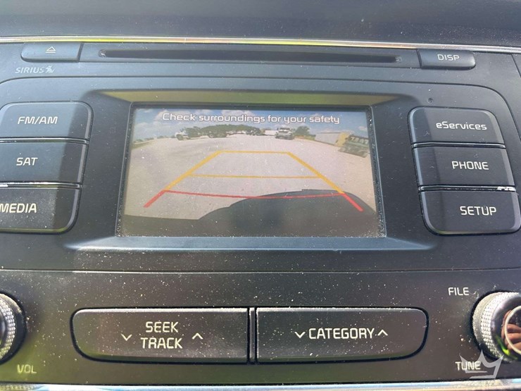 2016-kia-sedona-image-18