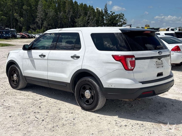 2018-ford-explorer-image-5