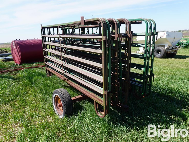 10'-cattle-panels-on-trailer-image-7