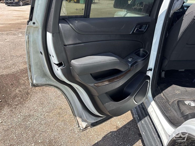 2019-chevrolet-tahoe-image-17