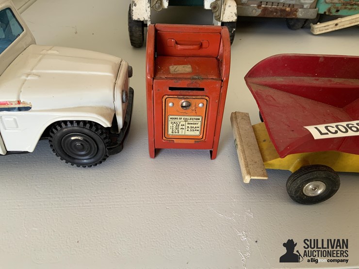 postal-jeep-&-bump-&-dump-image-2
