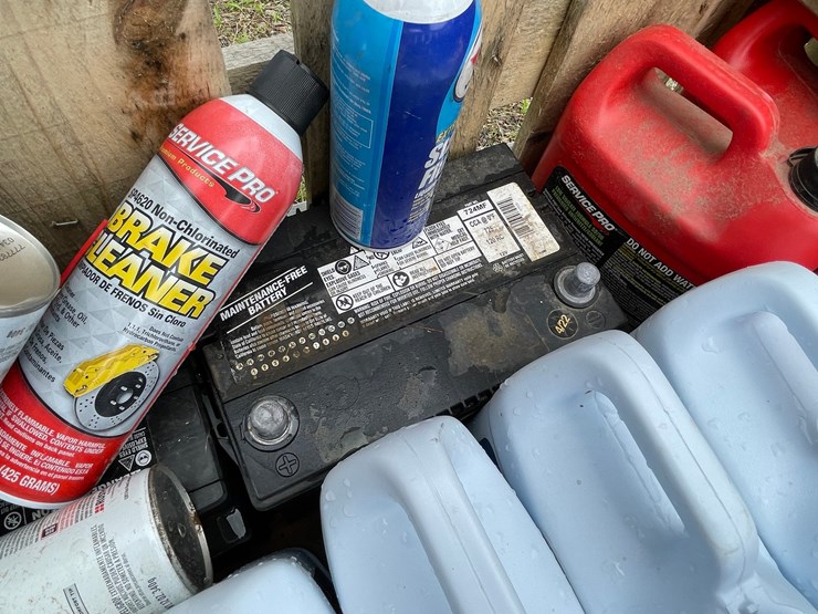 #4921-•-wooden-tote-with-assorted-automotive-fluids-image-8