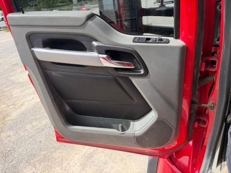 2021-kenworth-t880-image-16