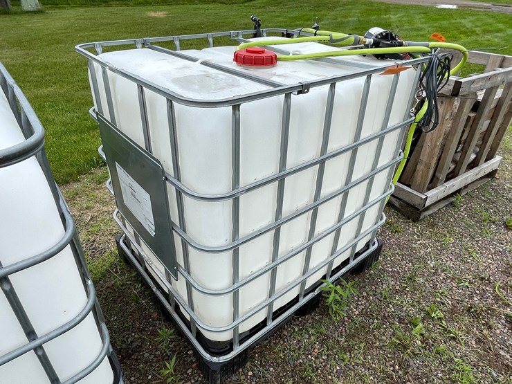 #4927-•-264-gallon-poly-tank-with-12v-electric-pump-image-2