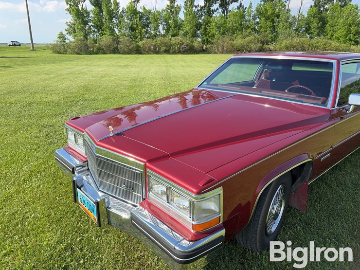 1983-cadillac-coupe-de-ville-2-door-coupe-image-11