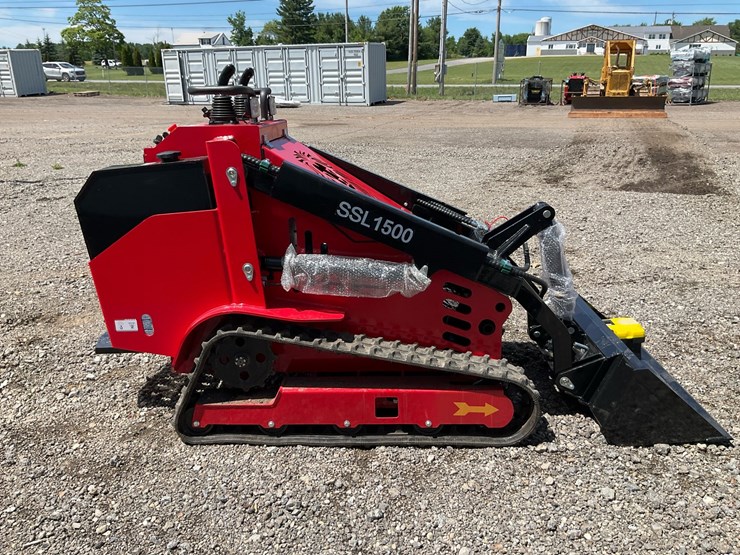 #1017-•-unused-sdlanch-ssl1500-tracked-mini-skid-steer-loader-image-6