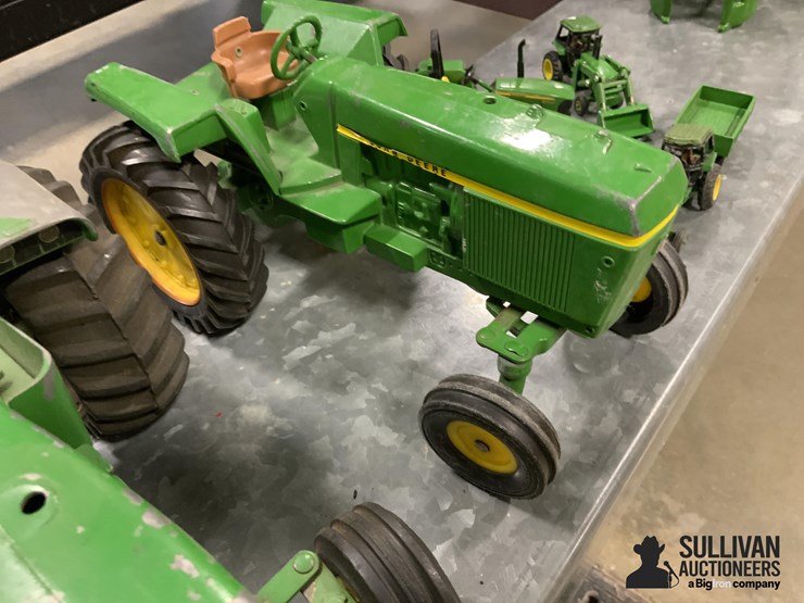 john-deere-toy-tractors-image-4