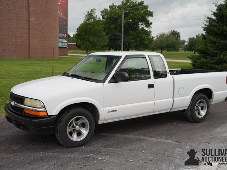 2001-chevrolet-s10-image-1