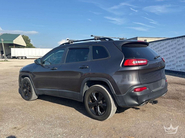 2016-jeep-cherokee-image-4
