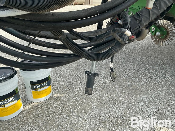 2018-john-deere-1795-image-11