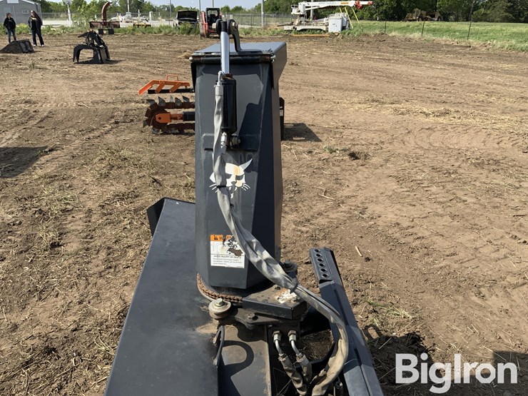 2010-bobcat-sb200-skid-steer-snow-blower-attachment-image-12