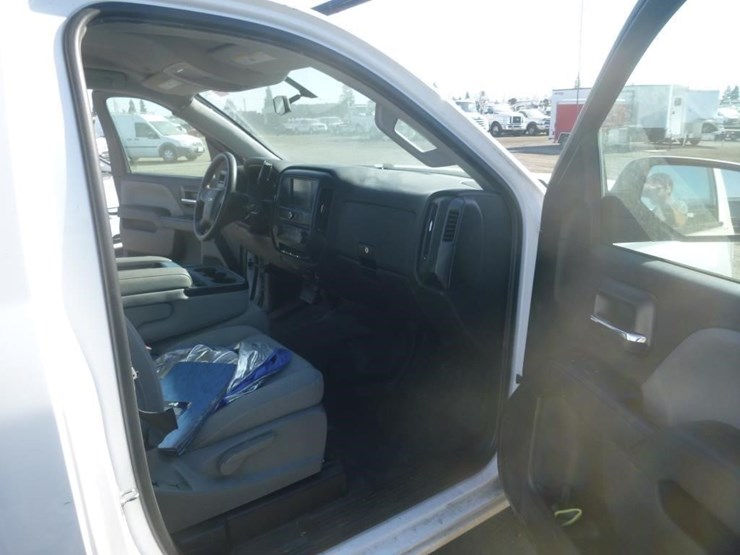 2018-chevrolet-1500-image-6