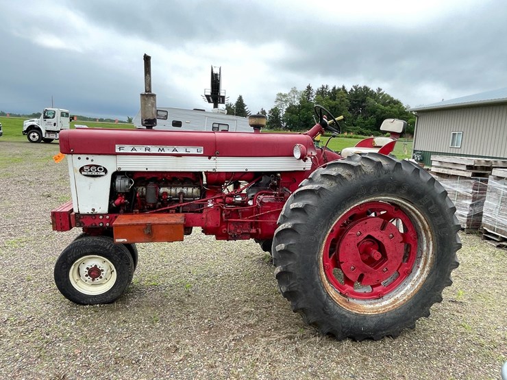 #4905-•-farmall-560-diesel-tractor-image-8