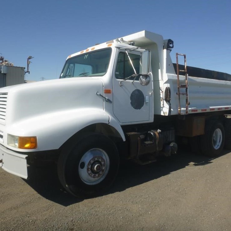 1999 INTERNATIONAL 2674