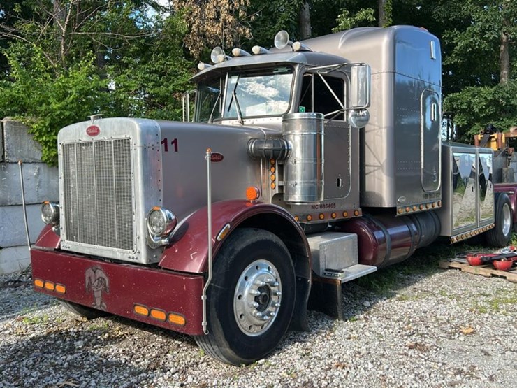 1979-peterbilt-359-image-1