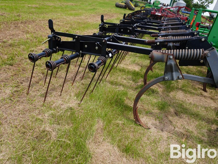 2013-john-deere-2410-image-19