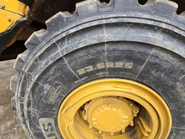 1996-caterpillar-d250e-image-11
