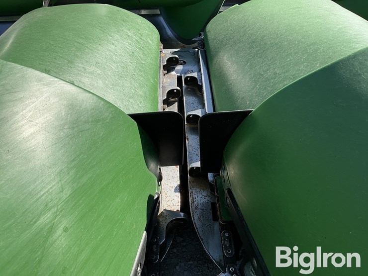 2022-john-deere-c12r-image-17