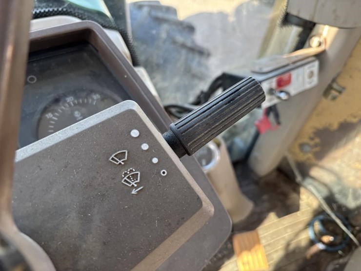 john-deere-6420-image-33