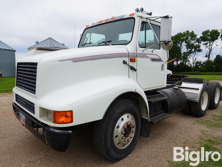 1994-international-8200-image-1