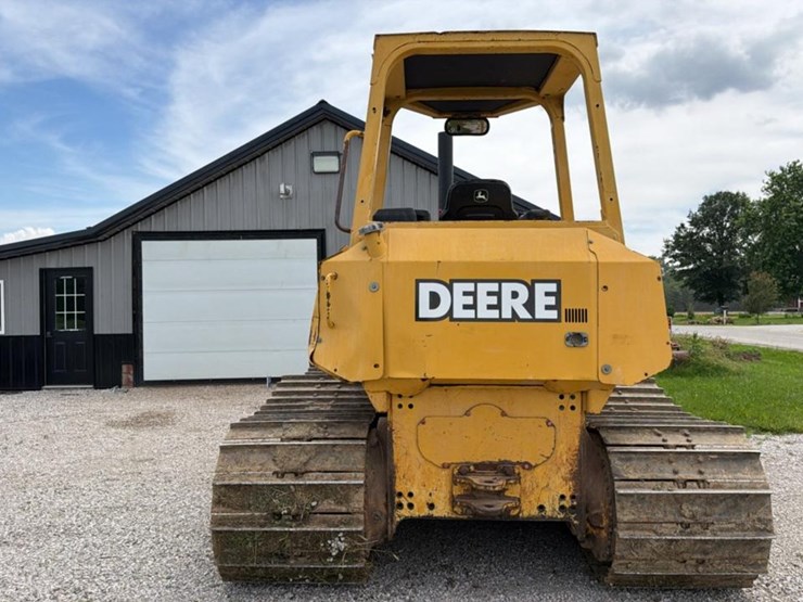 2004-deere-700h-image-4