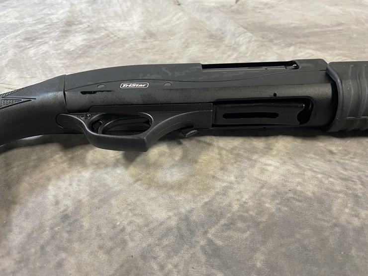 #4133-•-tristar-cobra-field-black-,-12-ga.-pump-action-shotgun,-sn:-krp006771,-(neenah,-wi)-image-16