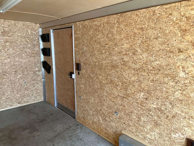 2015-wells-cargo-ew2024-20ft-t/a-enclosed-trailer-image-18
