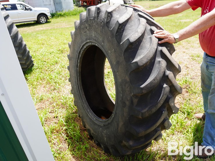 16.9r28-tire-image-10