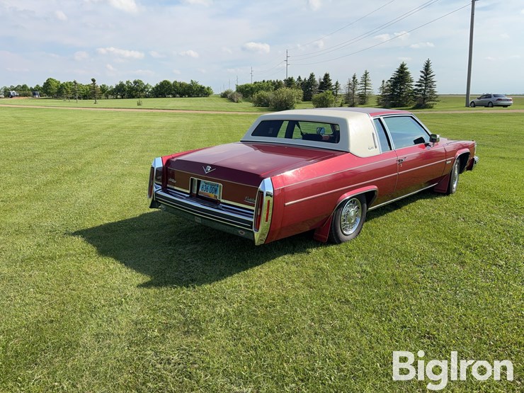 1983-cadillac-coupe-de-ville-2-door-coupe-image-5