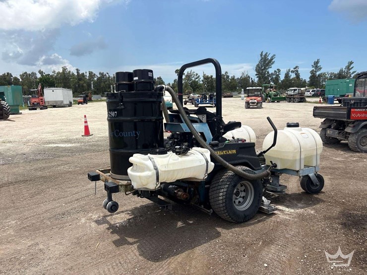 2019-hustler-super-z-w/-commercial-spray-and-slurry-recovery-system-image-4
