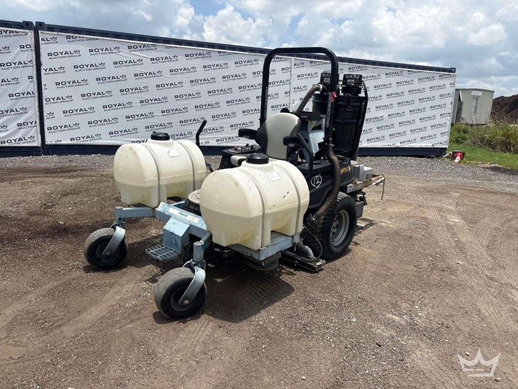 2019-hustler-super-z-w/-commercial-spray-and-slurry-recovery-system-image-1