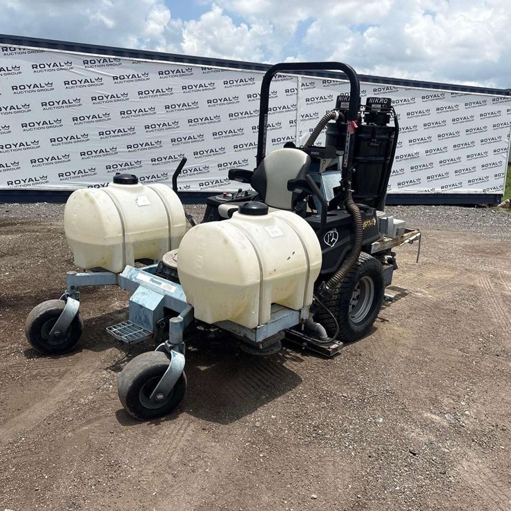 2019 Hustler Super Z w/ Commercial Spray and Slurry Recovery System