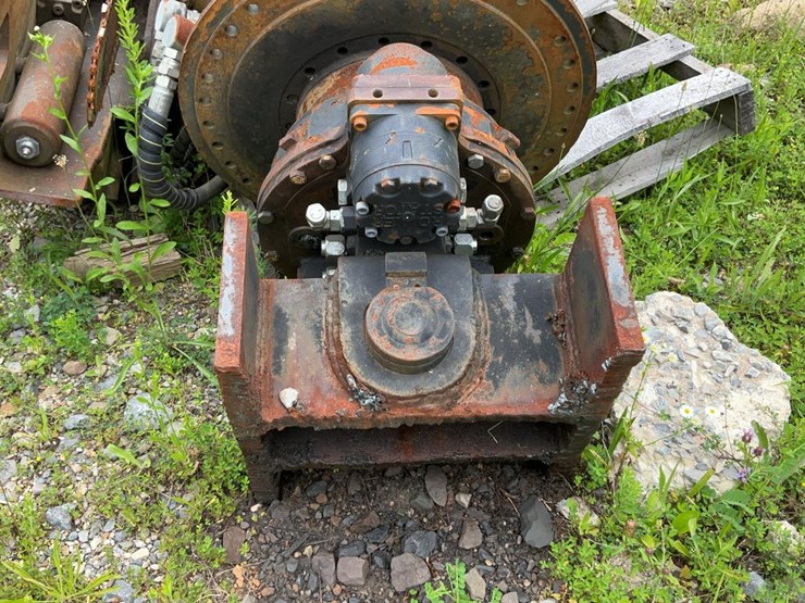#144-•-rotobec-grapple-head-with-saw-image-7