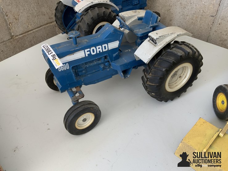 ford-toy-tractors-image-6