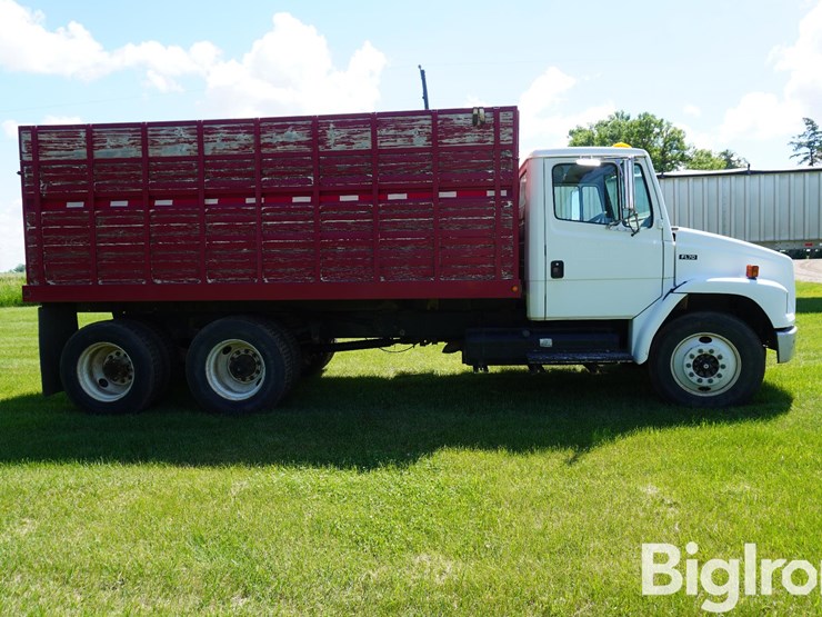 2001-freightliner-fl70-image-4
