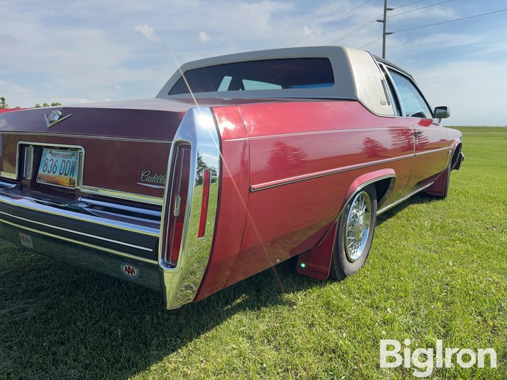 1983-cadillac-coupe-de-ville-2-door-coupe-image-15