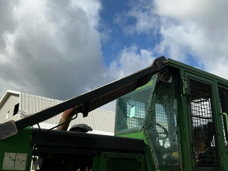 2007-deere-540g-iii-image-32